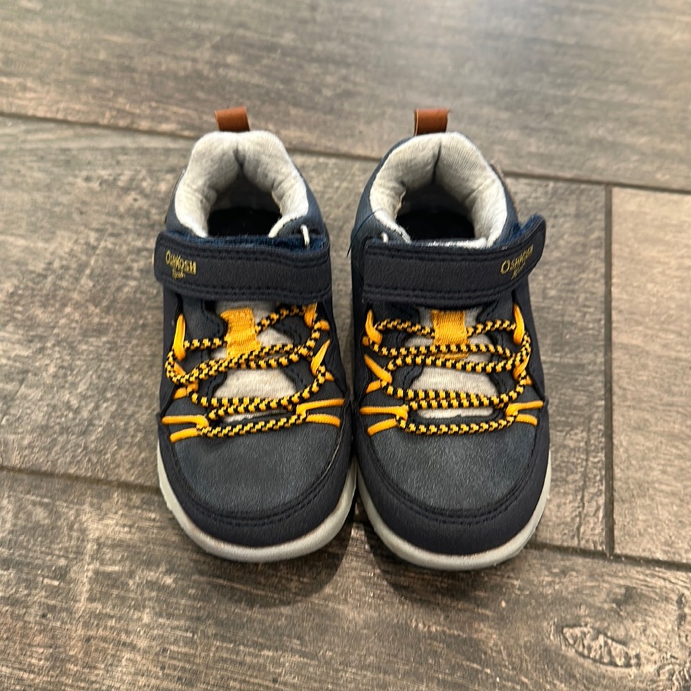 OshKosh shoes